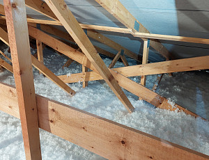 Izolace bungalovu s vazníkovou střešní konstrukcí